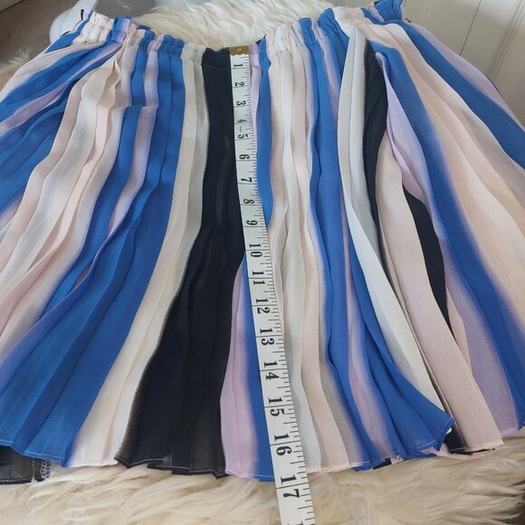 Club Monaco Viselin Striped Pleated Off the Shoulder Top - Picture 6 of 8